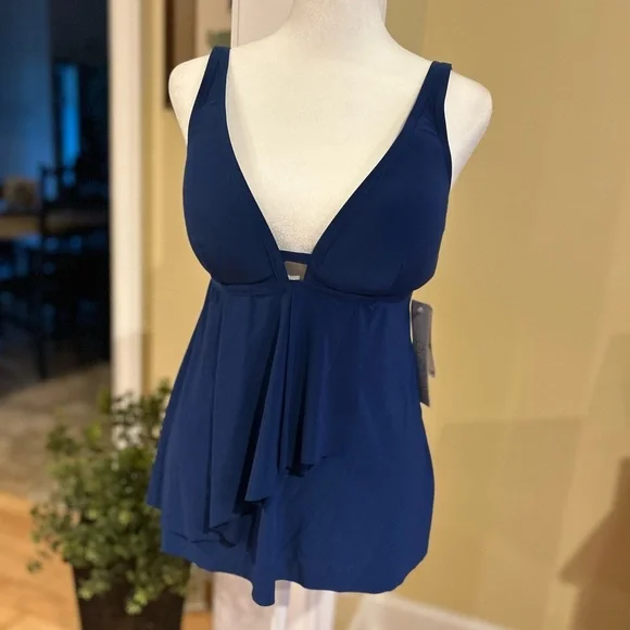 NWT Beyond Tummy Control Solid Essentials V Neck Tankini Top Swimsuit - Picture 2 of 16